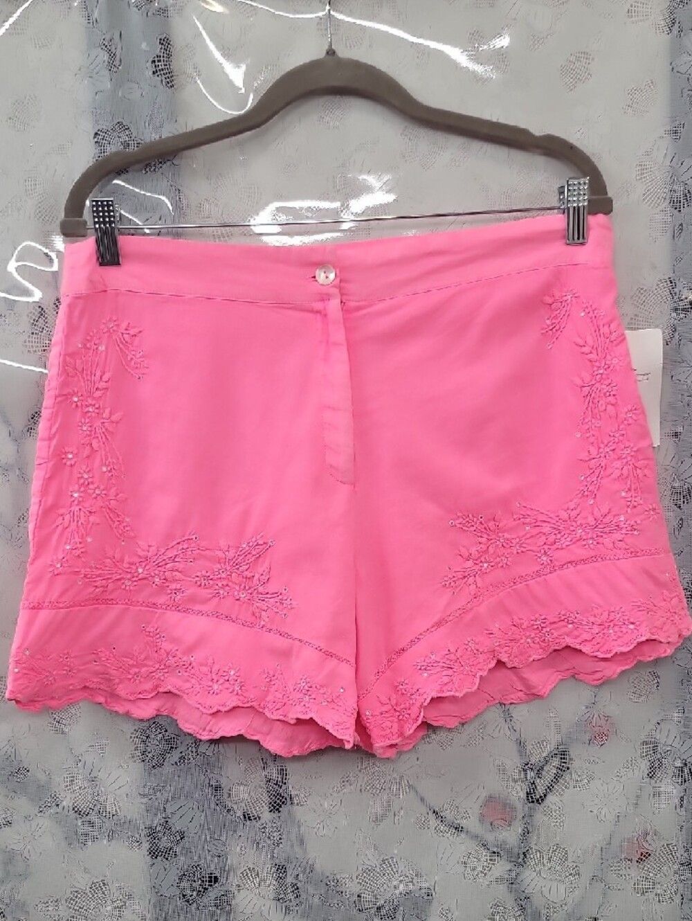 Juliet Dunn Nwt London Neon Pink Embroidered Scallop Hem Shorts Size 8/10 — image 3 of 8